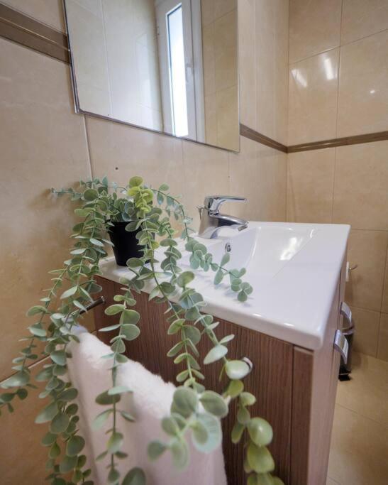Gpk Bright & Stylish 4br - Central With Free Parking *